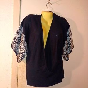 Women's szX V Neck Sweater  Black and White Floral shorter batwing sleeves